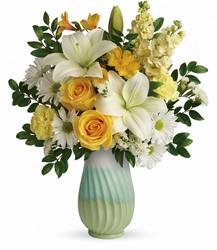 Teleflora's Art Of Spring Bouquet from Victor Mathis Florist in Louisville, KY